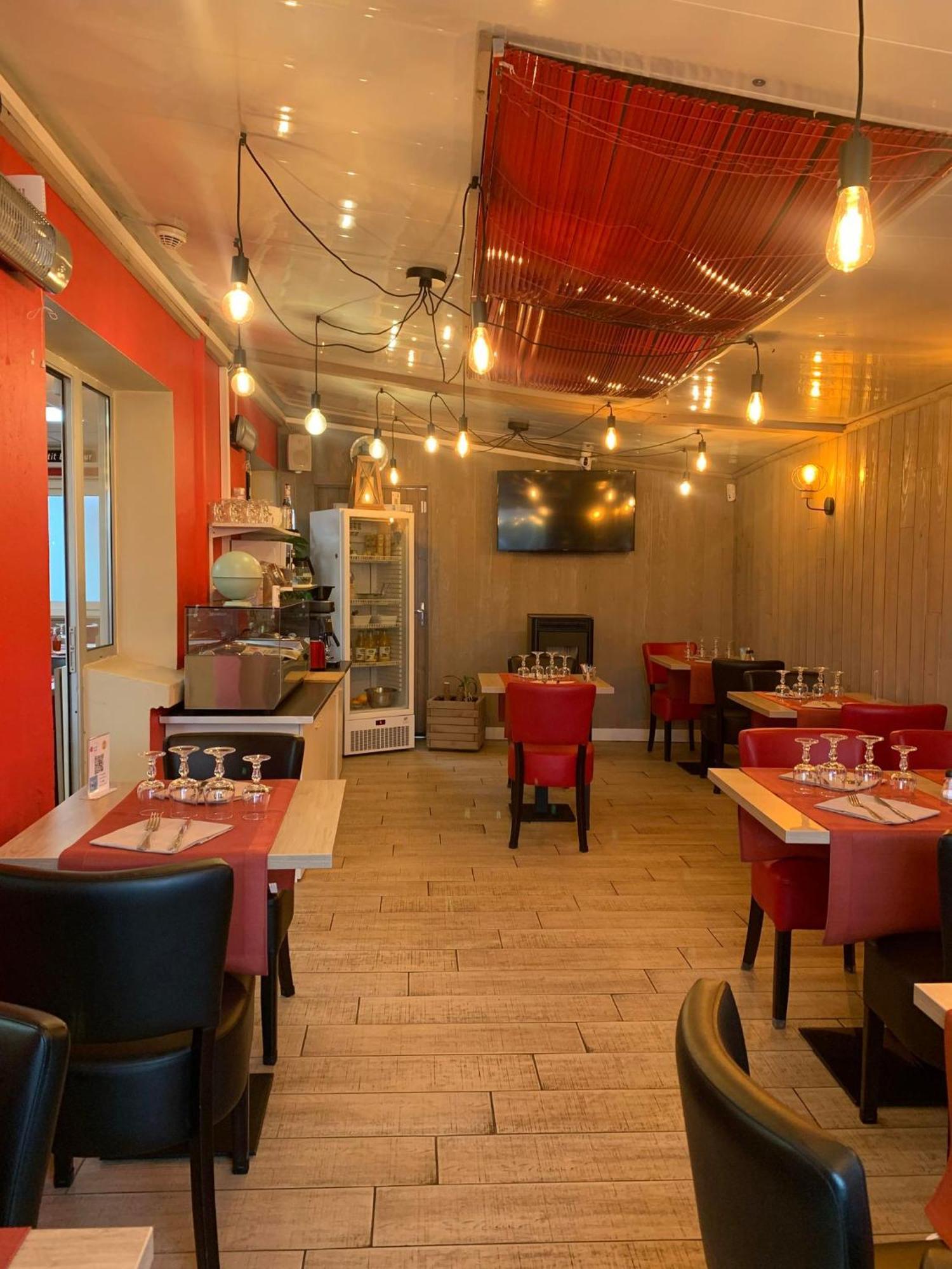 Au Petit Bonheur Hotel Ла Транш-сюр-Мер Екстериор снимка