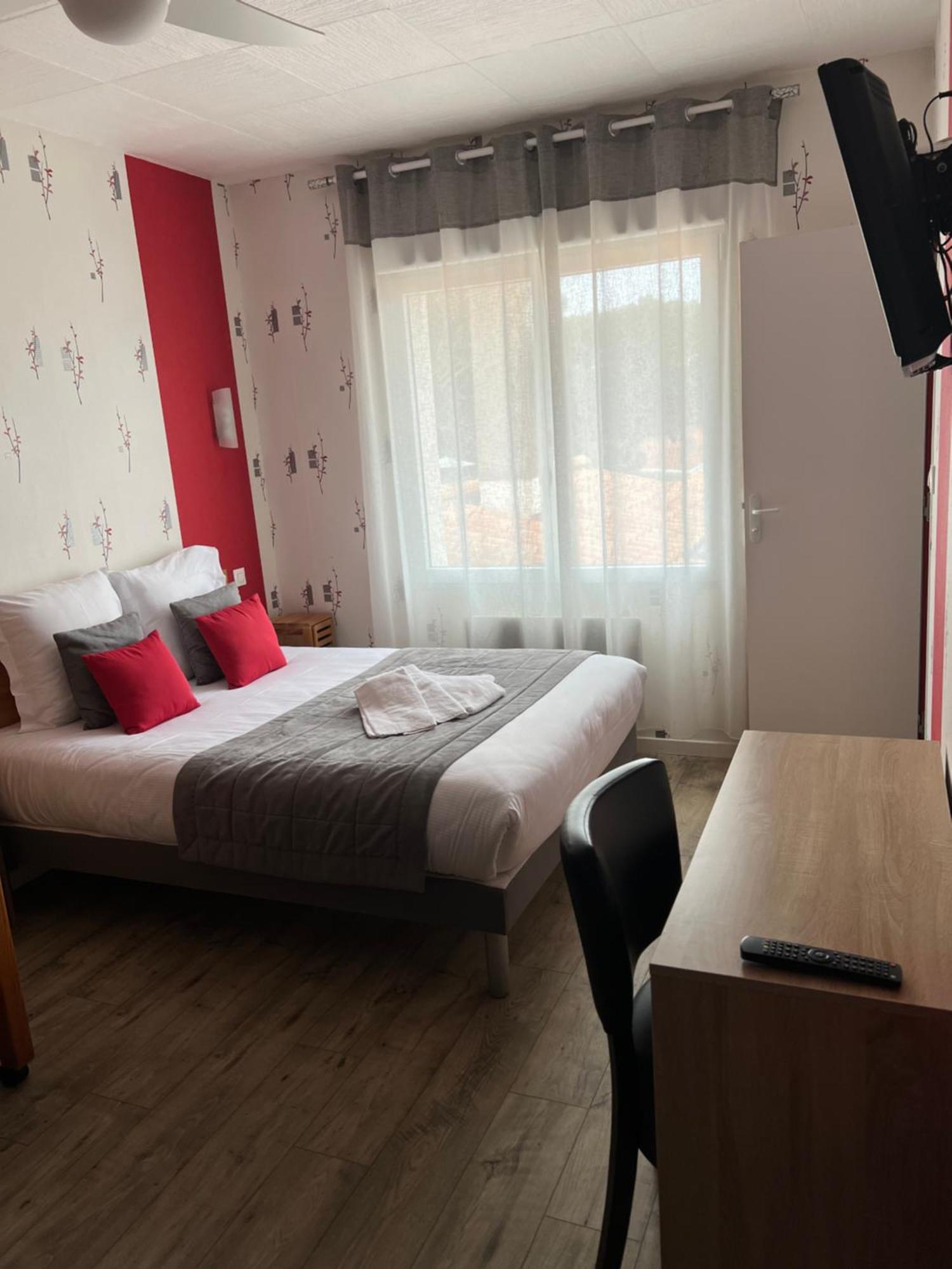 Au Petit Bonheur Hotel Ла Транш-сюр-Мер Екстериор снимка