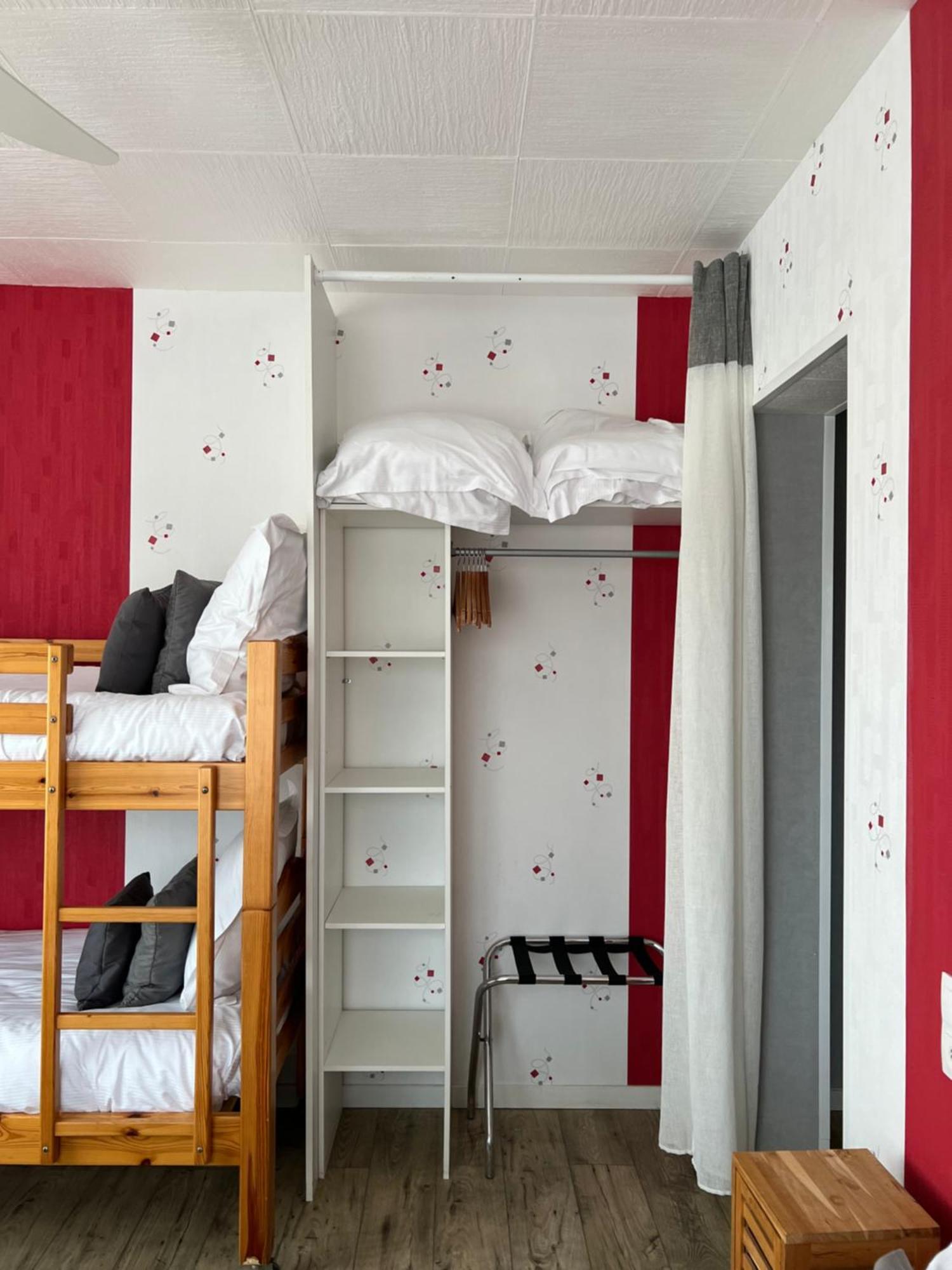 Au Petit Bonheur Hotel Ла Транш-сюр-Мер Екстериор снимка