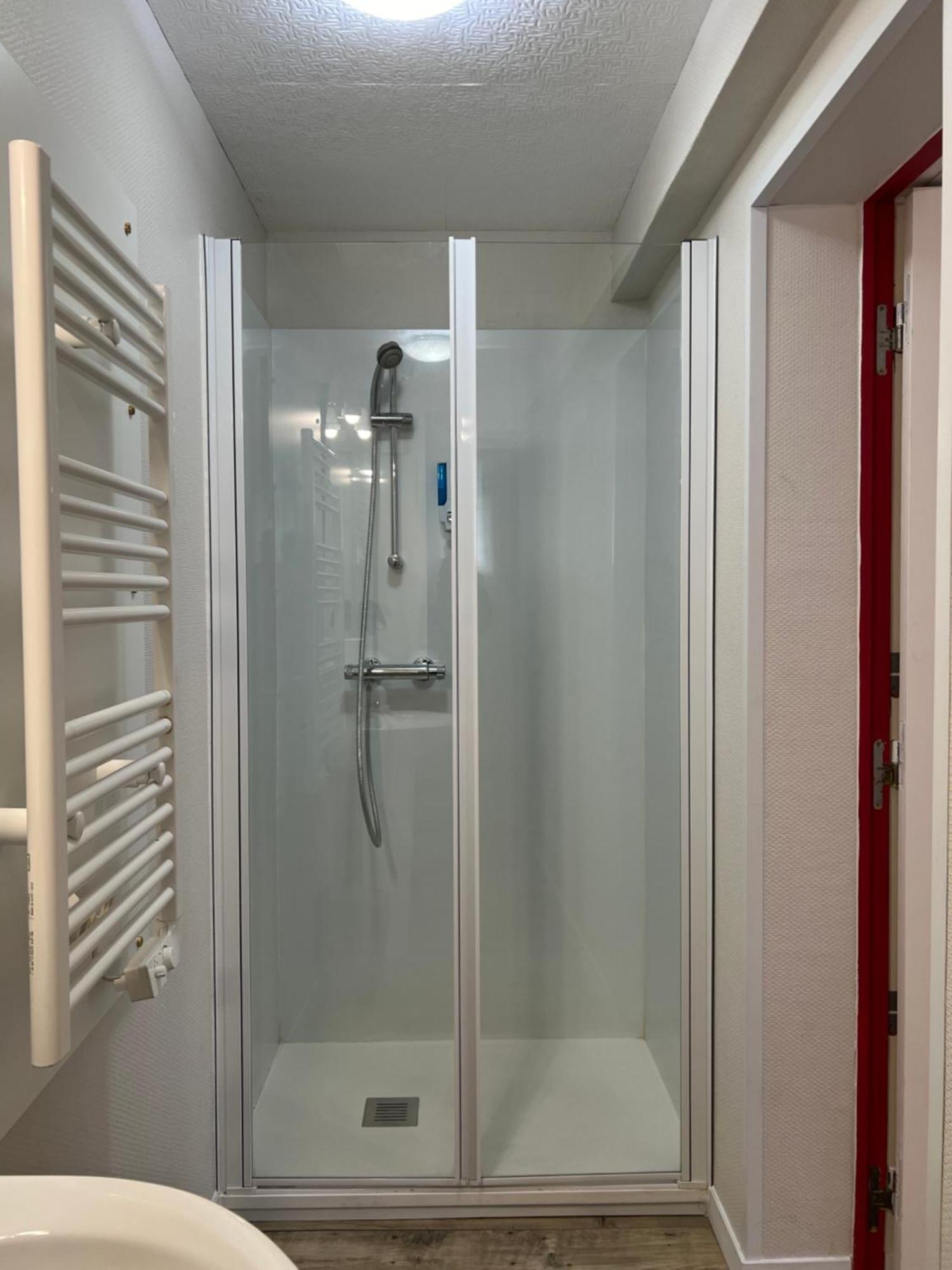 Au Petit Bonheur Hotel Ла Транш-сюр-Мер Екстериор снимка