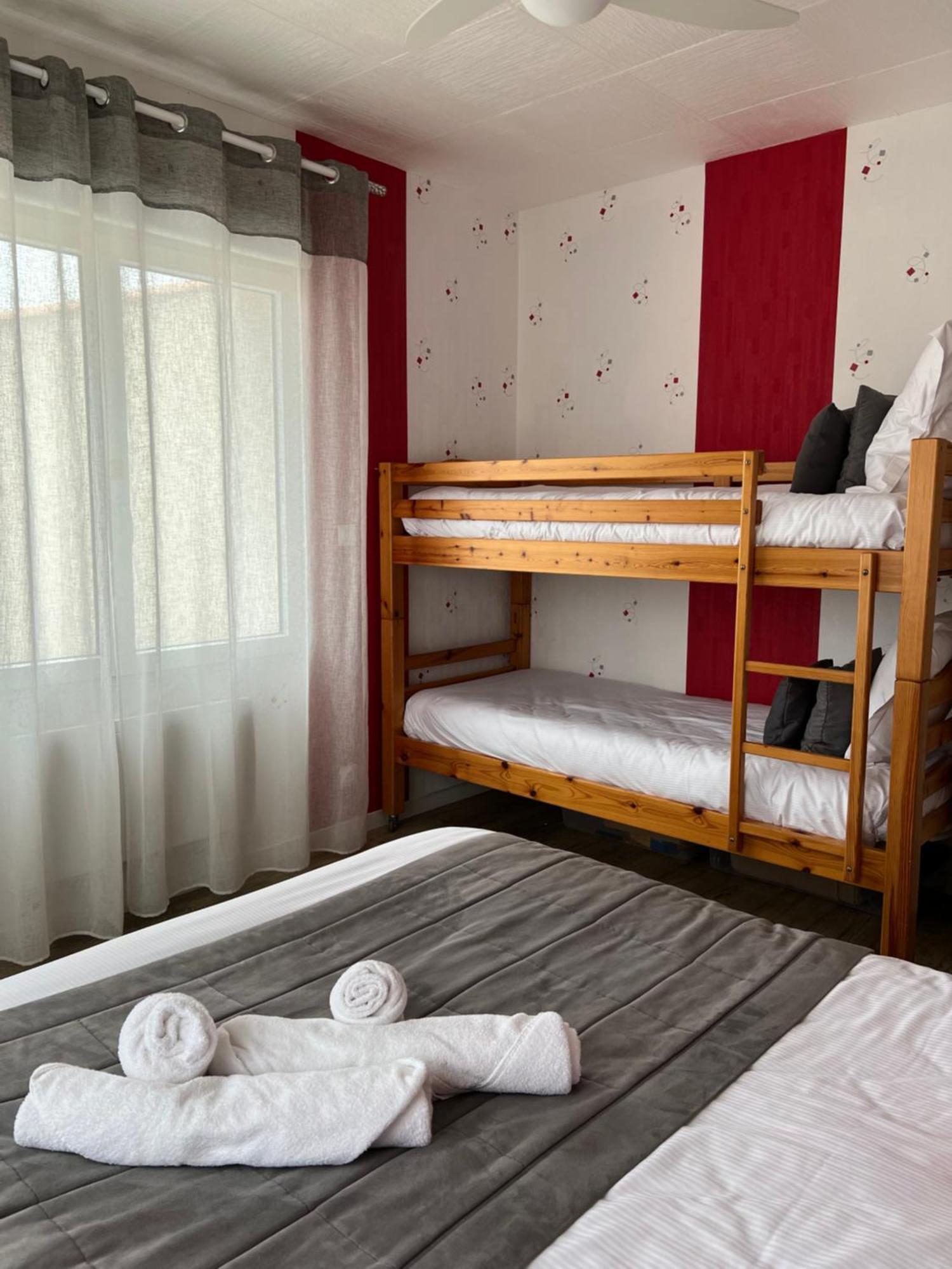 Au Petit Bonheur Hotel Ла Транш-сюр-Мер Екстериор снимка